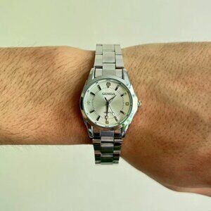 2000s vintage style round stainless steel quartz luxury watch
